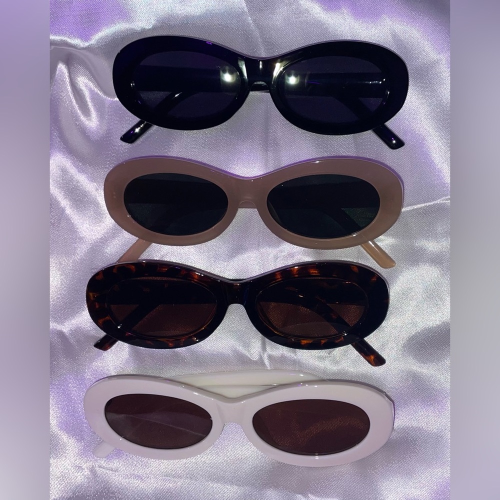 NWT Retro Sunnies